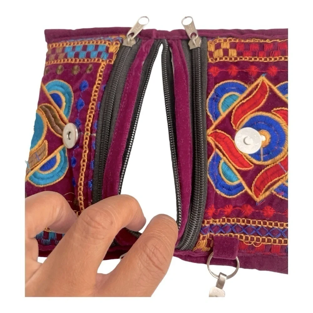 Traditional Ethnic Asian Velvet Mobile / Money Purse/ Bag w/Flower Embroidery